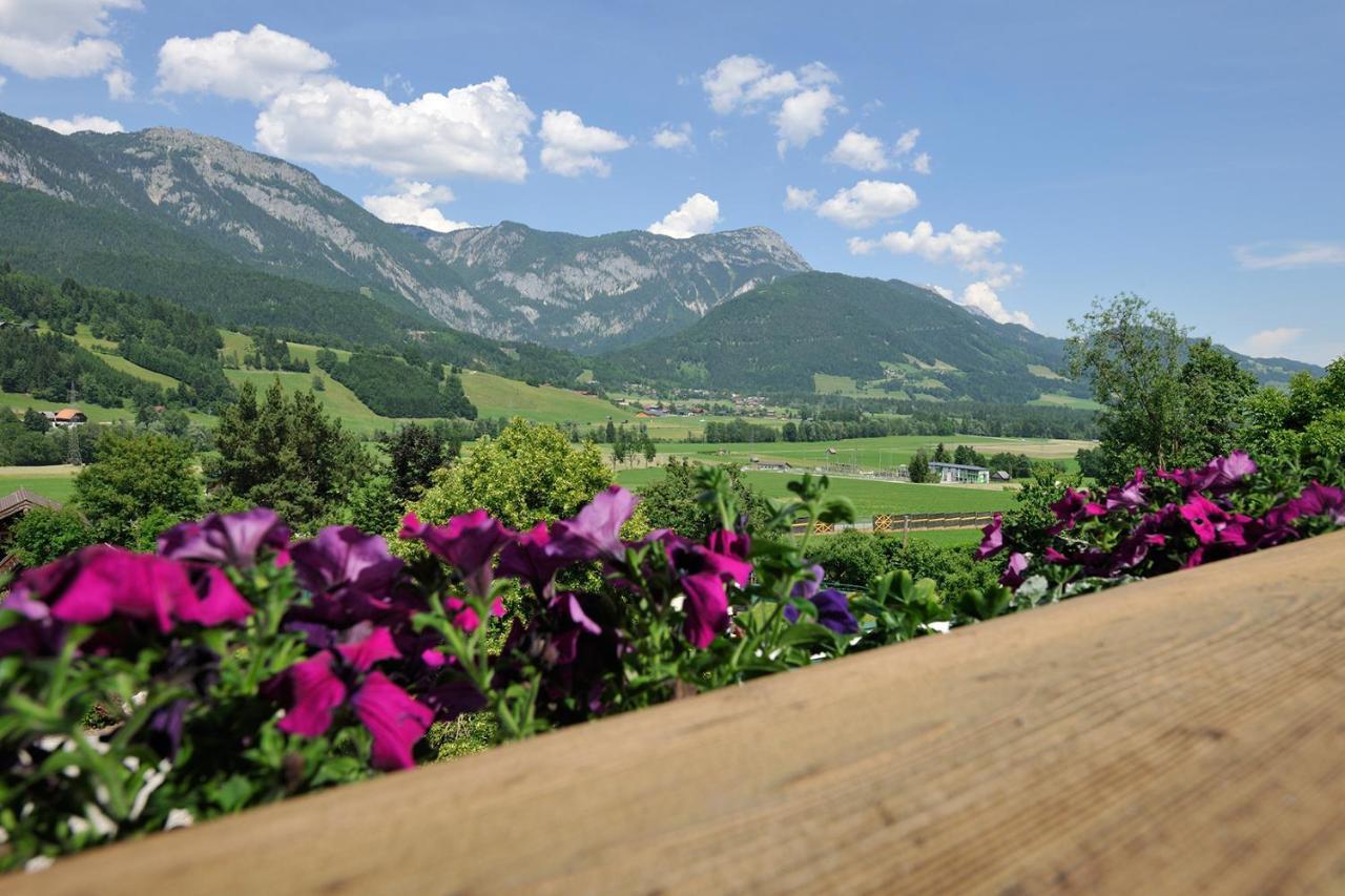 Hotel Herrschaftstaverne Haus im Ennstal Bagian luar foto